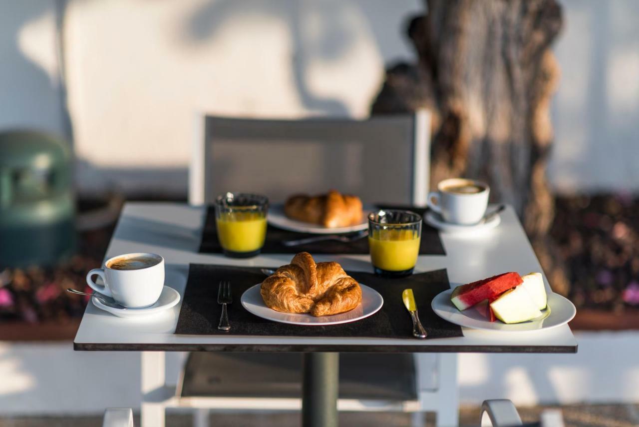Hotel Restaurant Juanito Platja Sant Carlos de la Ràpita 외부 사진