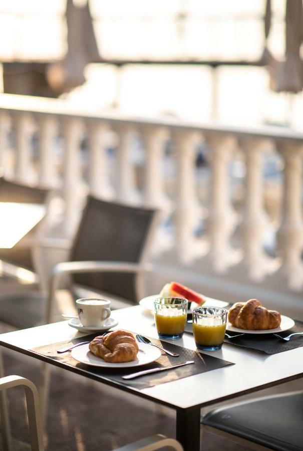 Hotel Restaurant Juanito Platja Sant Carlos de la Ràpita 외부 사진